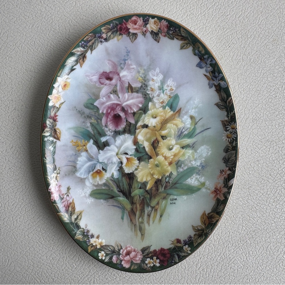 Vintage 1997 Lena Liu “Exquisite” The Bradford Exchange Decorative Plate